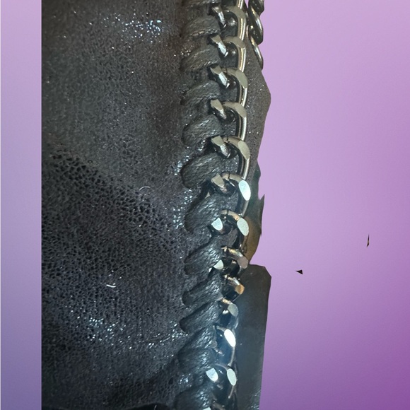 Black Chain-Embellished Women's Bag 😊😊 - Picture 3 of 6